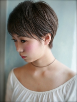 菅原小春さんのヘアスタイル 髪型特集 クールなベリーショートを作る3つのポイントをご紹介します 2ページ目 Linomy リノミー