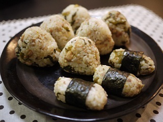 ふっくら美味しいおにぎりの作り方。コツ ...