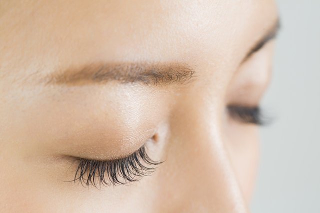 ぱっちり二重になりたい人必見 自力でふたえになる方法を大公開 Na美 働く大人女子のライフスタイルメディア